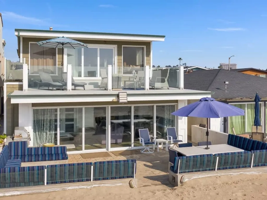 4805 Seashore A | Spectacular Oceanfront w/Large Patio
