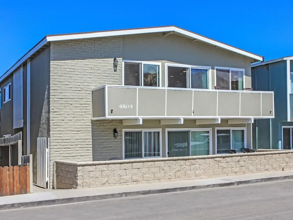 4804 Seashore B | 4BDR Steps to the Beach w/ Oceanview Deck