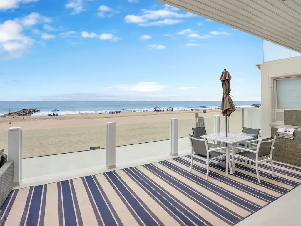 4805 Seashore B | Spectacular Ocean Views From Large Upper Deck:
