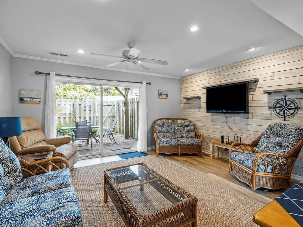 Crystal Coast Retreat | Ocean View + Pool | Beach Access | Bogue Banks, Pine Knoll Shores NC