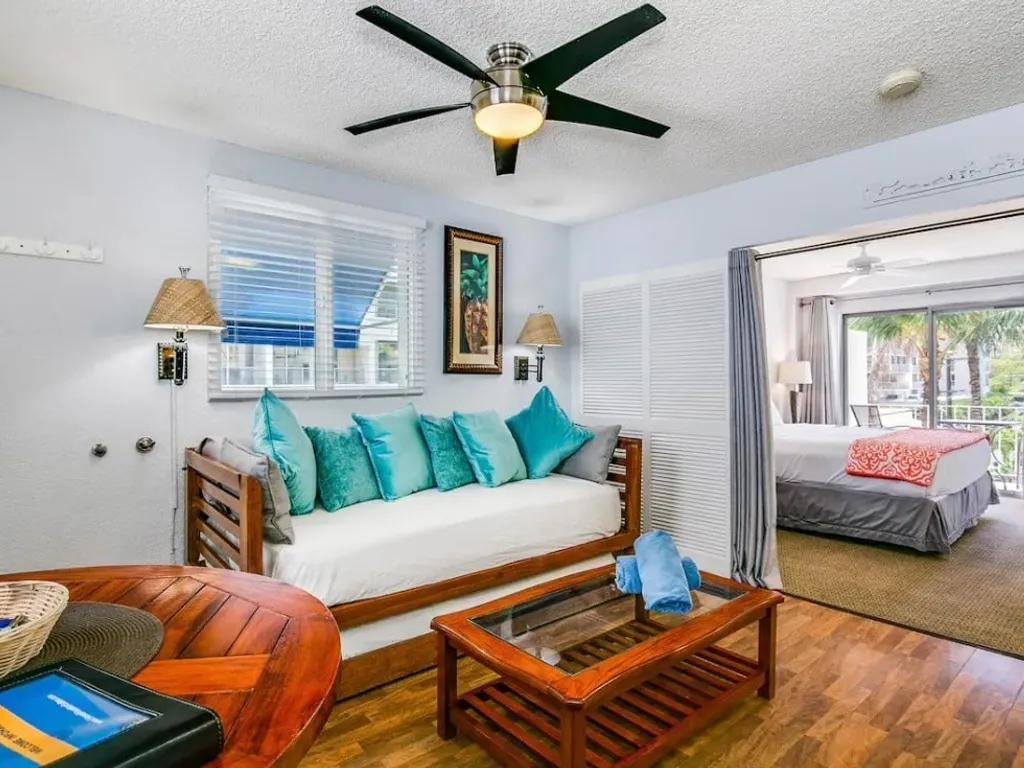 Cool Cabana at Waikiki 1-Bedroom