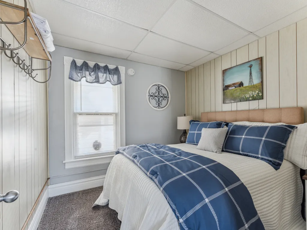 2BR Near Niagara Falls | Parking + WiFi