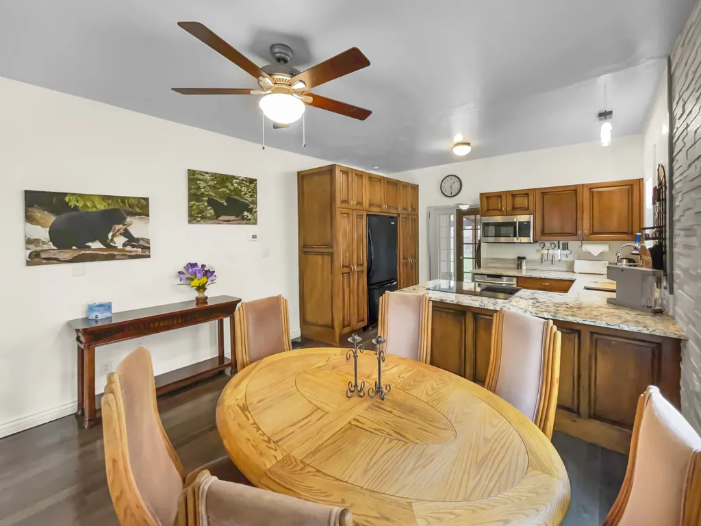 Reminiscent Downtown Cottage