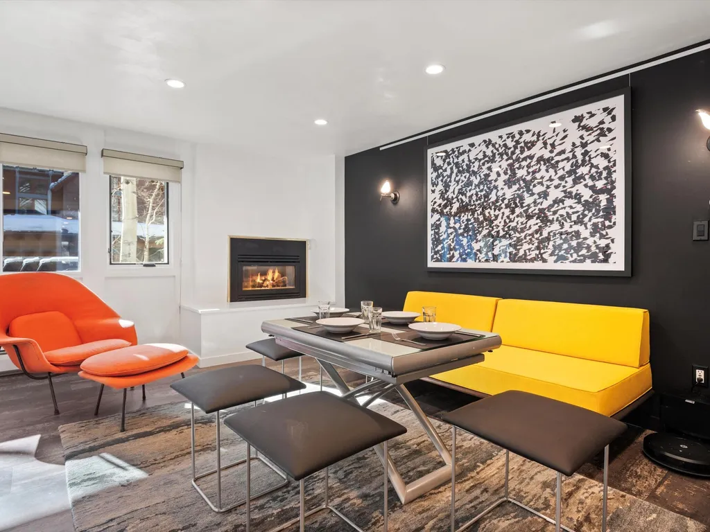Downtown Aspen Studio Steps to Gondola &amp; Trails- 305A