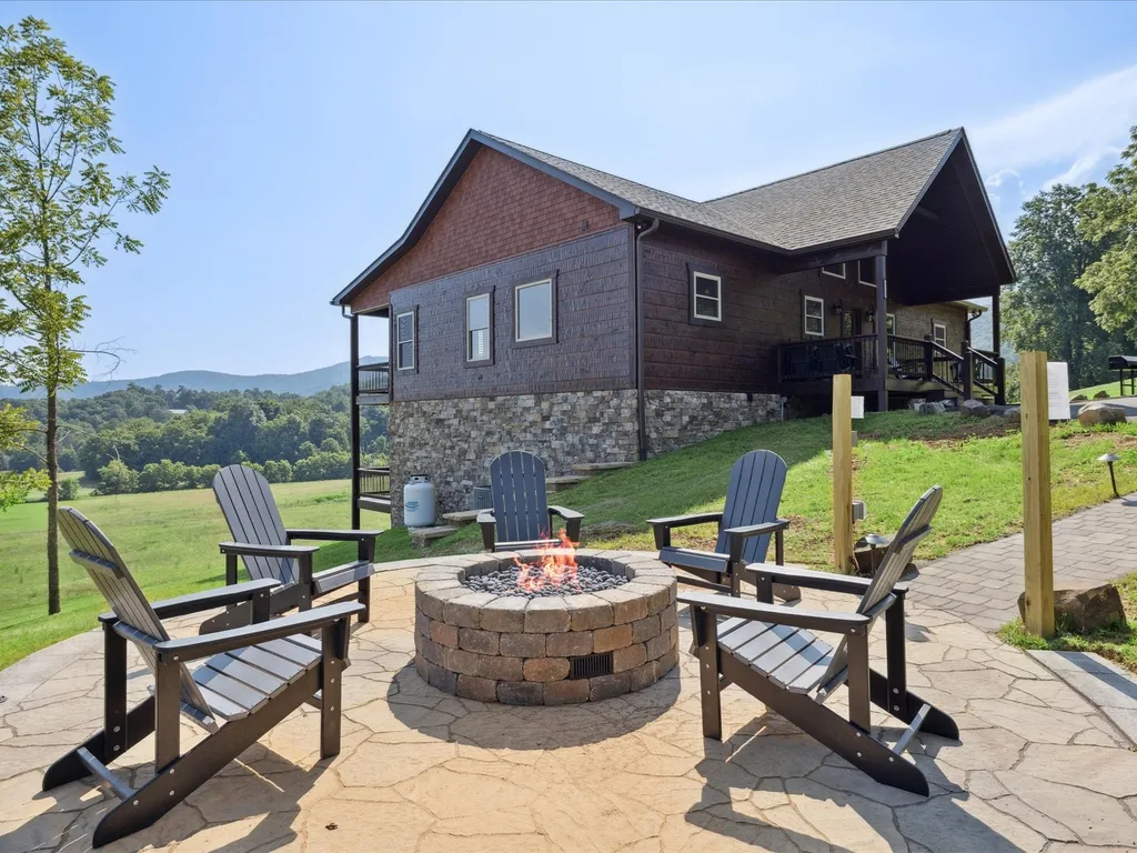 Robeson Hood Lodge