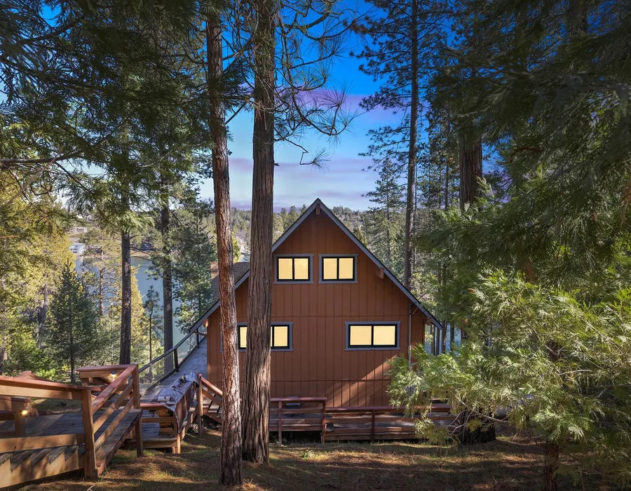 Golden Peak Cabin