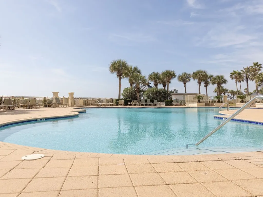 Beach Club Bristol 101