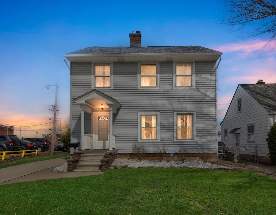 Cozy Getaway with Hot Tub, Patio & Fenced Yard