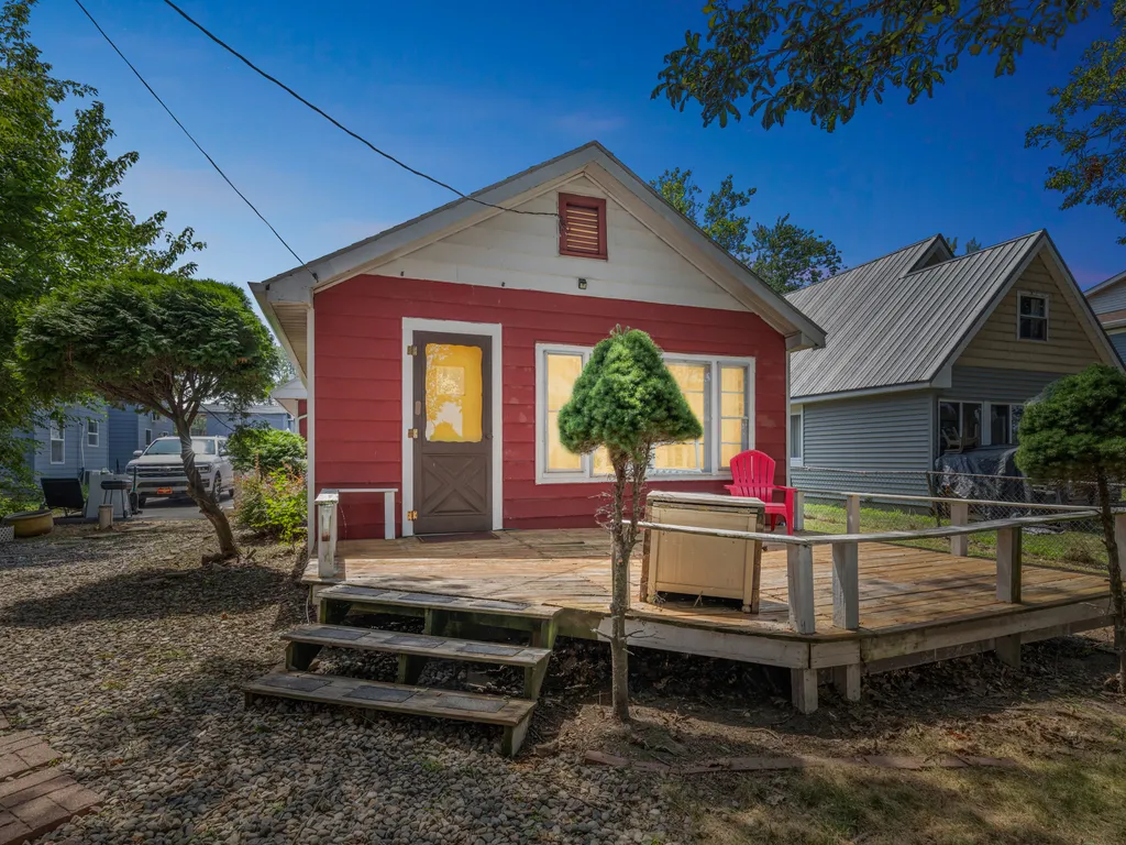 Dave's Last Resort- Long Stay Discount- House on the Lake