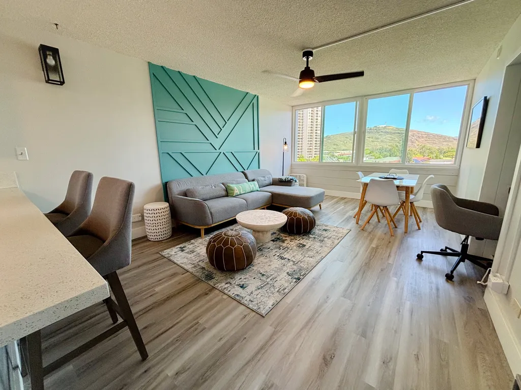 Chic Salt Lake 2-Bedroom @ FG