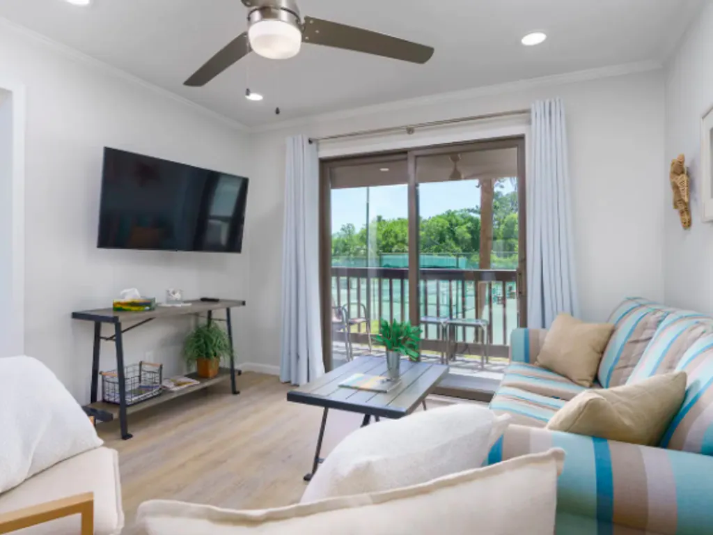 Palmetto Beach Hideaway- 1st Floor Tennis Villa!