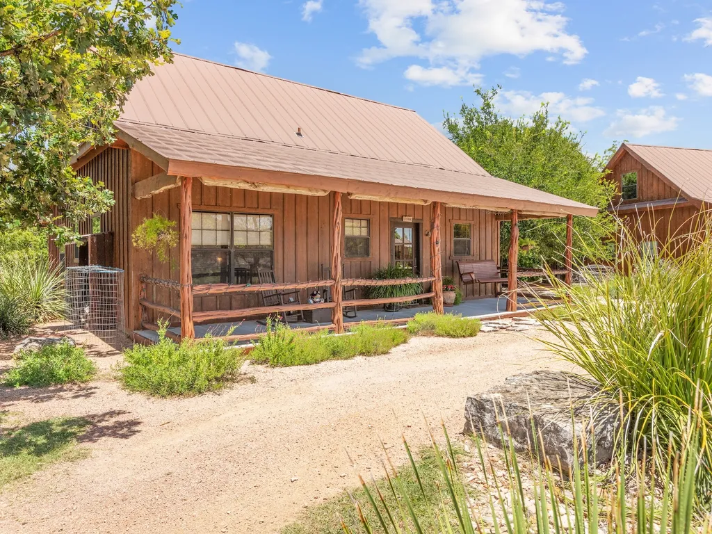 SisterCreek Ranch- Other Cabin 