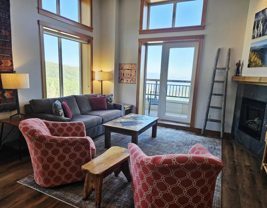 Schweitzer PM: Lake+Mtn Views White Pine 107