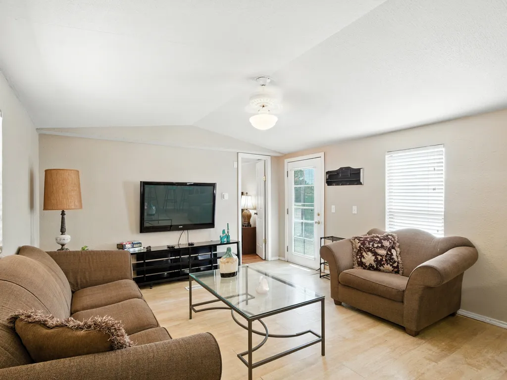 Desert Haven Cozy 2-Bedroom Mobile Home Near NMSU