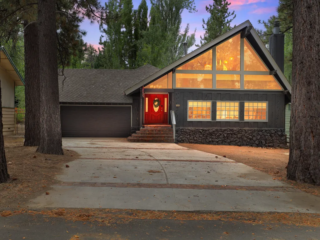 Big Bear Lake Cabin with Game Room