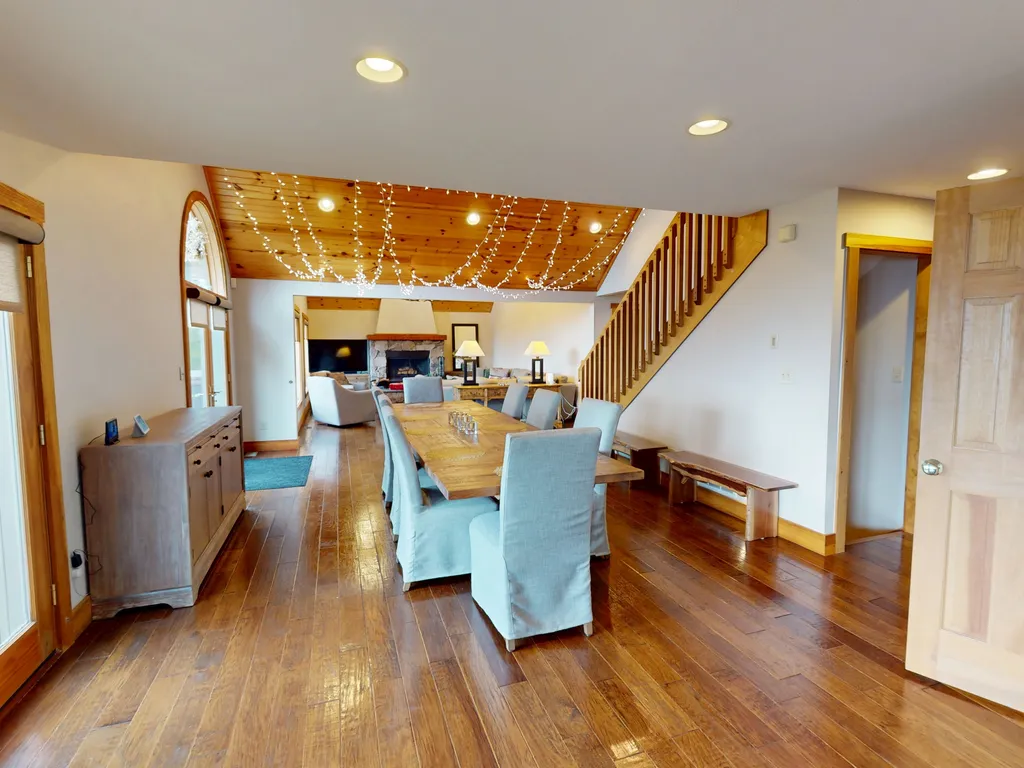 West Ridge 38- Seven Bedroom Home- Steps from Cupp Run!