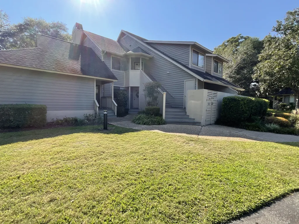 2D West Hyde Park- Your New Favorite Beach Villa