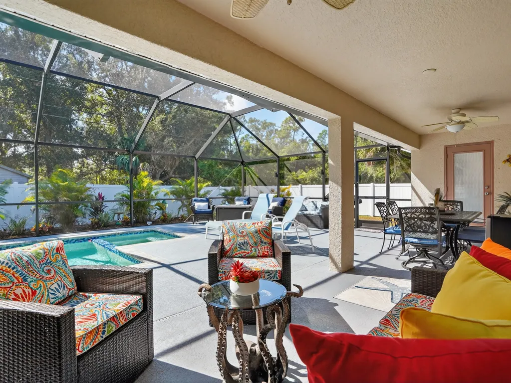 Spacious 4BR Retreat with Heated Pool &amp; Spa