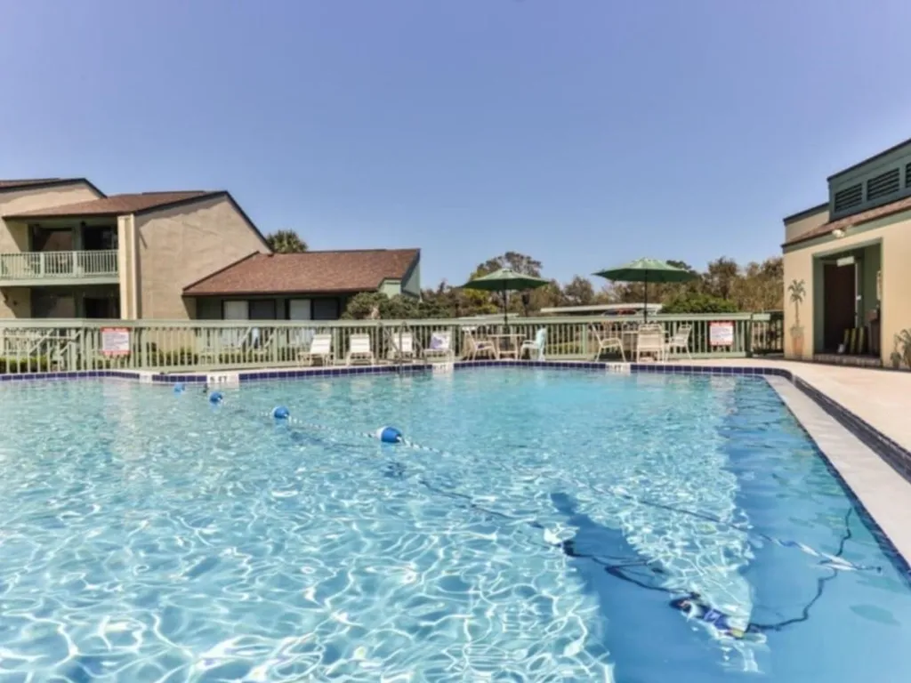 Beautifully Decorated townhome in Sugar Mill NSB