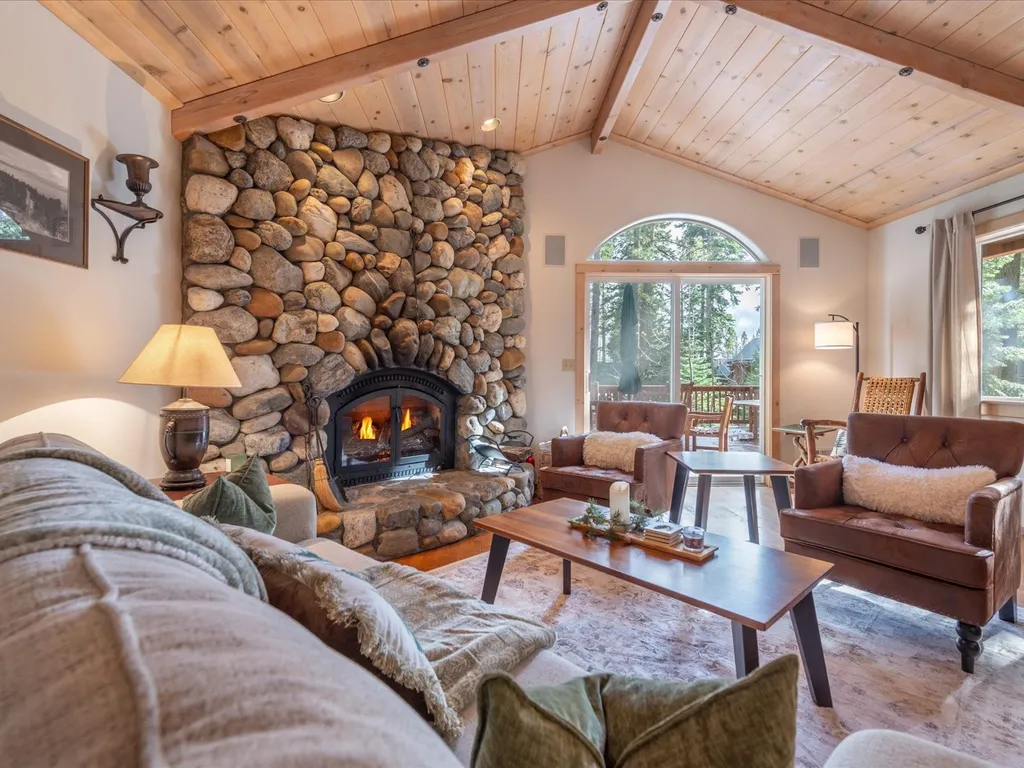 Tahoe Pines Beach Retreat