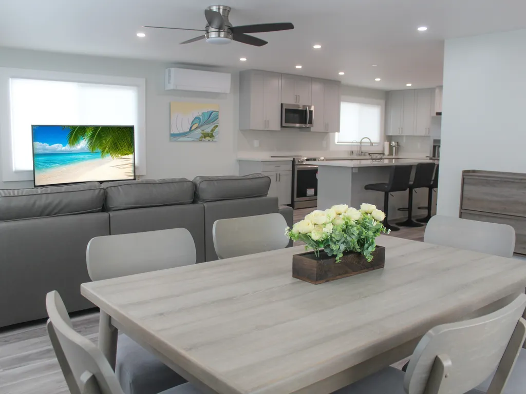 Impeccably Renovated Oasis 3-B in Honolulu