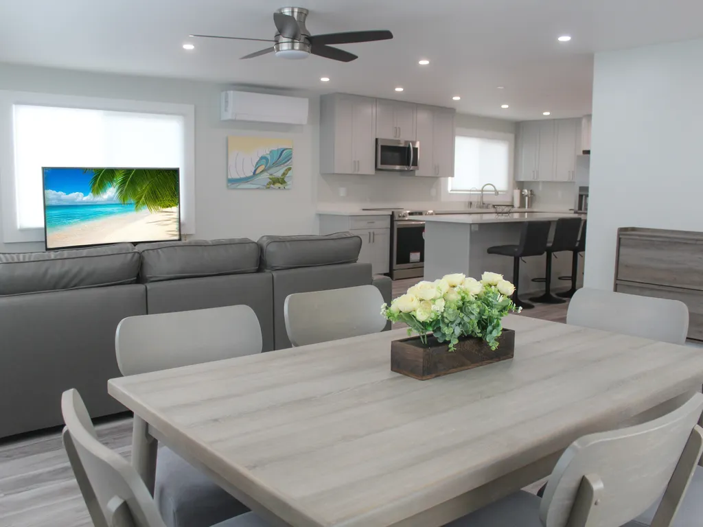 Impeccably Renovated Oasis 3-B in Honolulu