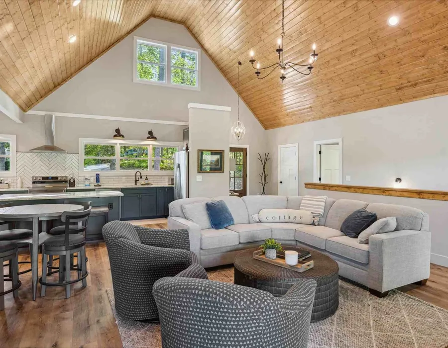 McDonald Lakeside Cottage