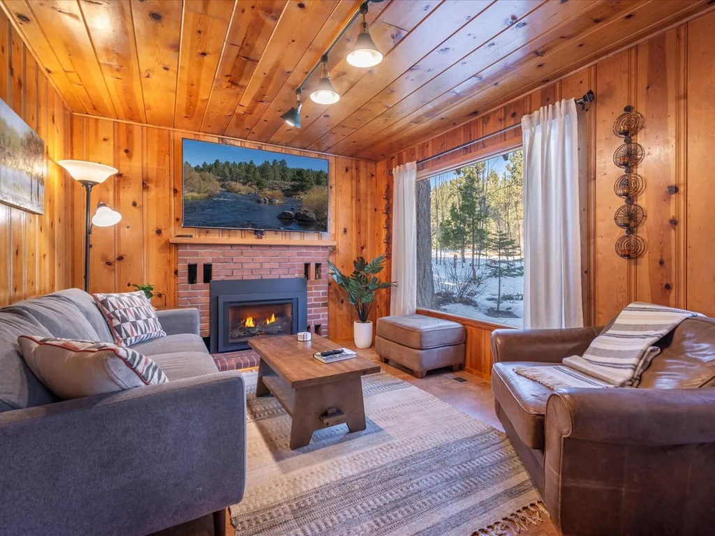Midiron Golf Cabin
