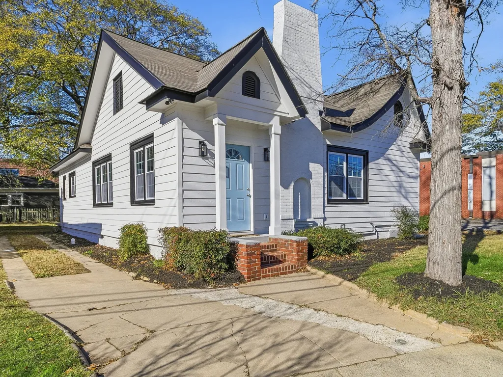 New Listing! The Landing Pad- 8 minutes to ATL Airport!