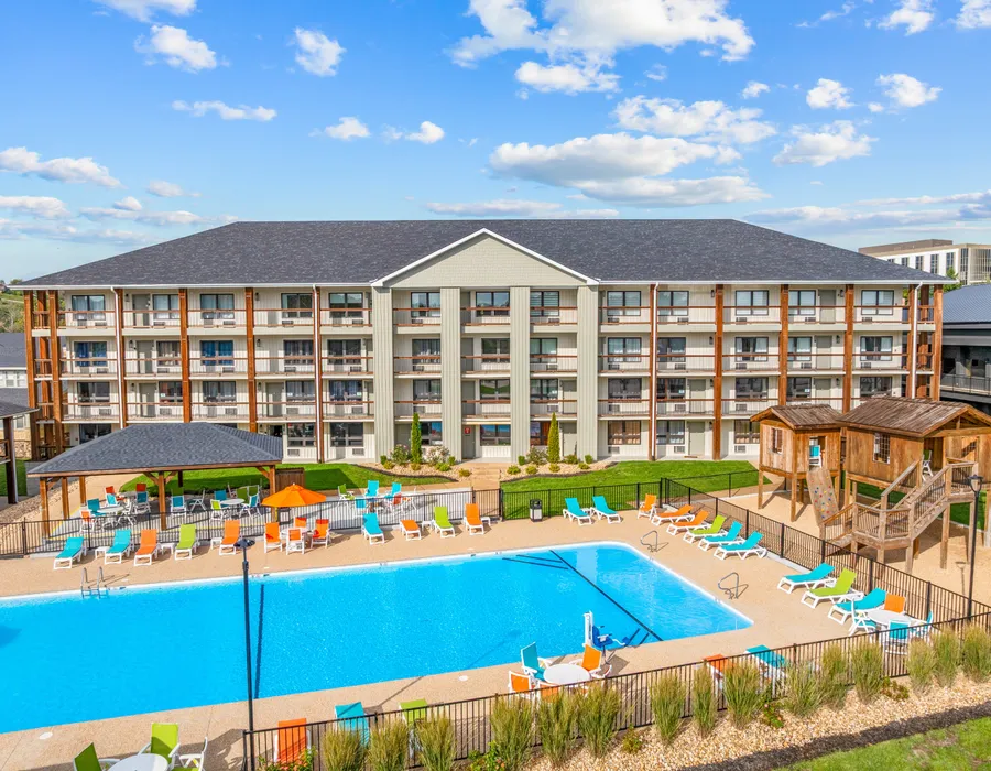 RC307A- Branson Landing Breeze