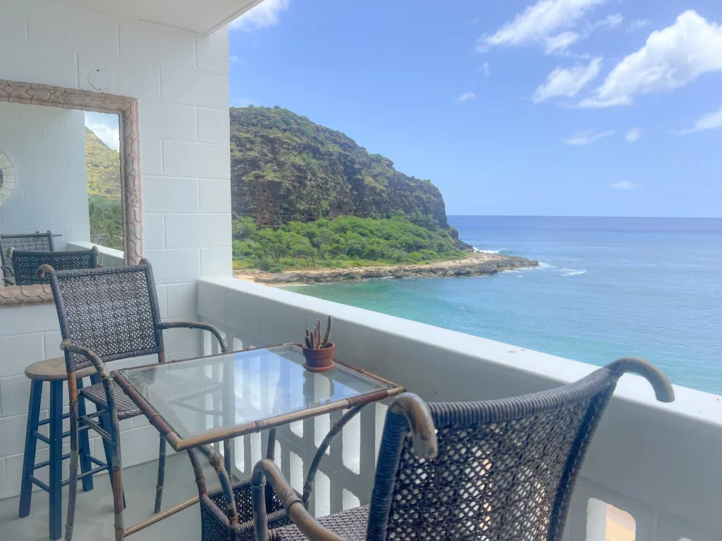 Secluded Ocean Bay Beachfront Condo on the Sand